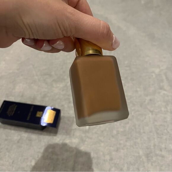 Estée Lauder Double Wear Foundation - 6N1 Mocha - Picture 6 of 7